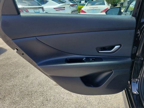 Certified 2023 Hyundai Elantra SEL w/ Convenience Package FWD image 9
