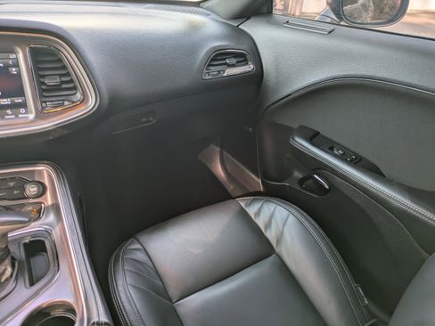 Used 2019 Dodge Challenger SRT Hellcat image 16