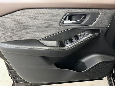 Used 2023 Nissan Rogue SV image 7