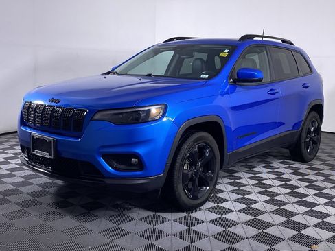 Used 2020 Jeep Cherokee Latitude Plus AWD/4WD image 17
