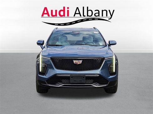 Used 2025 Cadillac XT4 Sport image 9