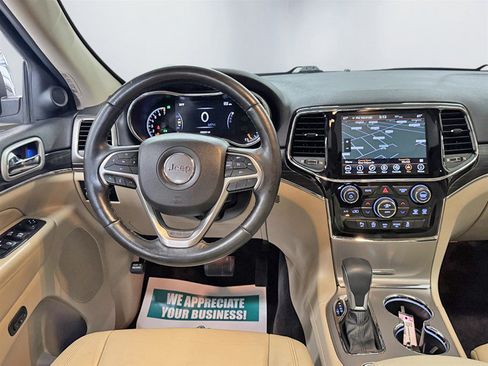 Used 2019 Jeep Grand Cherokee Limited AWD/4WD image 15