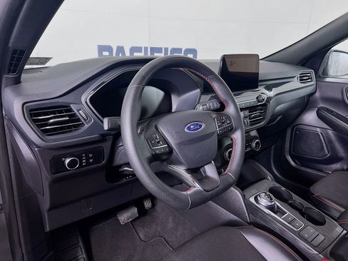 Certified 2025 Ford Escape ST-Line image 11