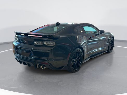 Used 2024 Chevrolet Camaro LT RWD image 4