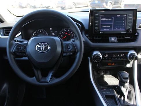 Certified 2022 Toyota RAV4 XLE FWD image 46