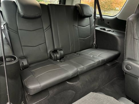 Used 2016 Cadillac Escalade ESV Luxury image 42