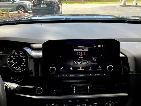 Used 2024 Nissan Pathfinder SV image 10