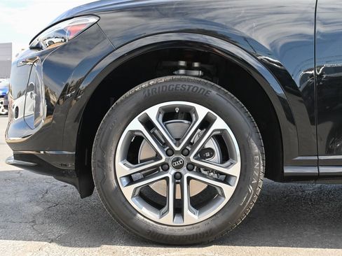 Certified 2025 Audi Q5 Premium w/ Convenience Package image 27