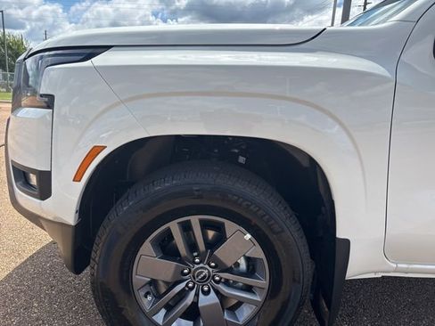 New 2025 Nissan Frontier SV w/ SV Convenience Package image 7