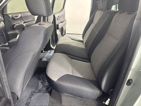 Used 2023 Toyota Tacoma TRD Off-Road image 19