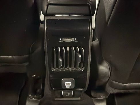 Used 2025 Jeep Compass Latitude image 20