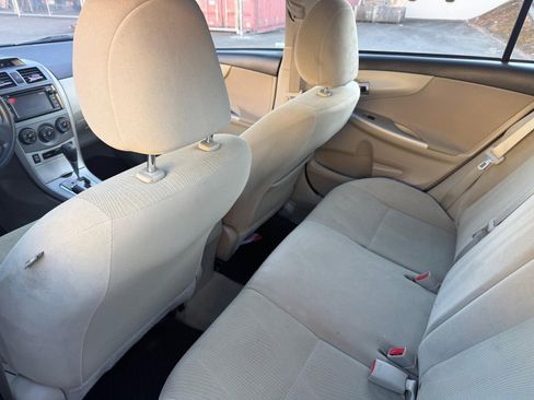 Used 2013 Toyota Corolla LE FWD image 11