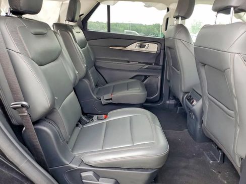 Used 2025 Ford Explorer Active w/ Active Comfort Package RWD image 11