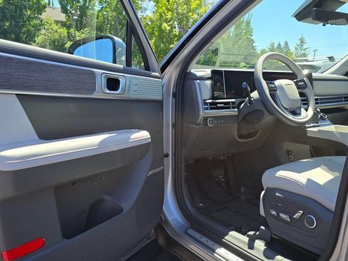 Used 2025 Hyundai Santa Fe Calligraphy AWD/4WD image 19