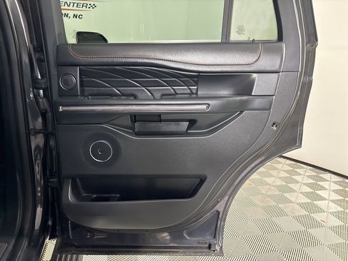 Used 2023 Ford Expedition Platinum image 28