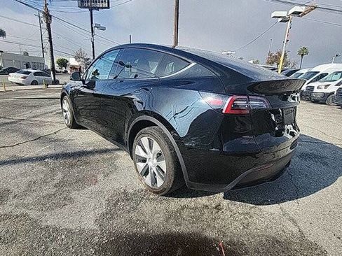 Used 2020 Tesla Model Y Long Range image 3
