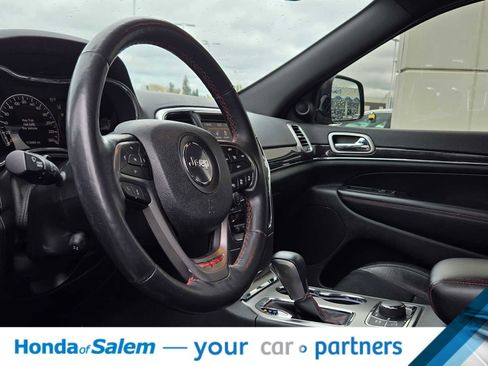 Used 2018 Jeep Grand Cherokee Trailhawk w/ Trailhawk Luxury Group image 2