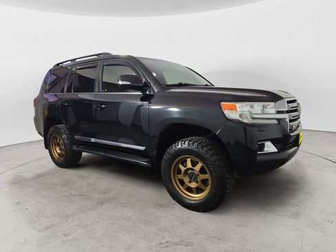 Used 2020 Toyota Land Cruiser Base image 7