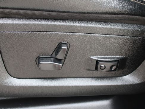 Used 2024 RAM 2500 Laramie AWD/4WD image 40