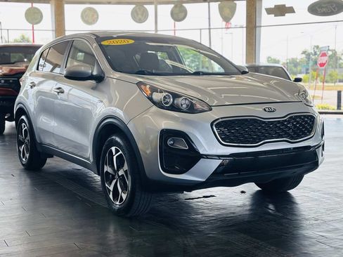 Used 2020 Kia Sportage LX AWD/4WD image 4
