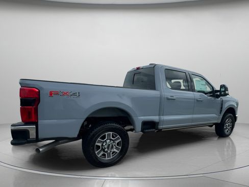 New 2026 Ford F250 Lariat w/ FX4 Off-Road Package image 32