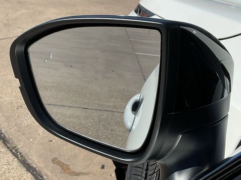 New 2026 Nissan Pathfinder SV image 10