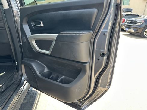 Used 2019 Nissan Titan SL w/ Off-Road Package AWD/4WD image 31