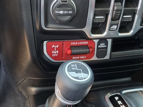 Used 2022 Jeep Gladiator Mojave AWD/4WD image 21