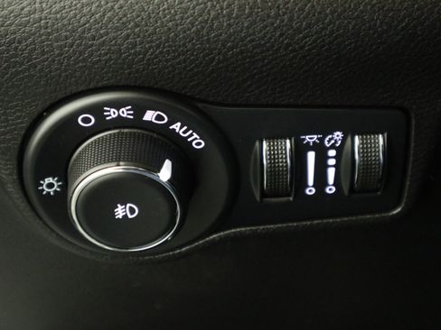 Used 2023 Jeep Compass Latitude w/ Convenience Group image 34