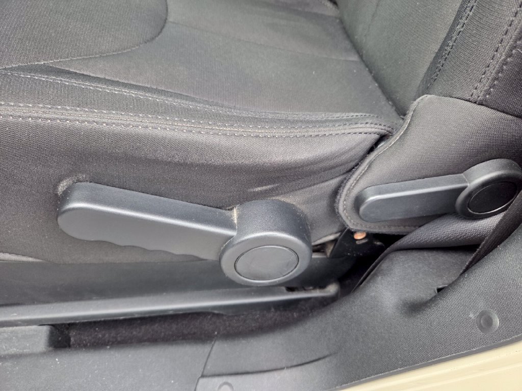 Used 2018 Jeep Wrangler Sport w/ Connectivity Group AWD/4WD image 6