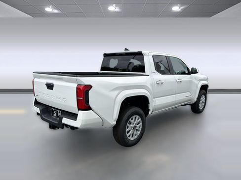 Used 2026 Toyota Tacoma SR5 RWD image 9