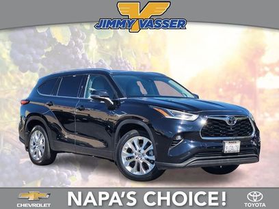 Used 2023 Toyota Highlander Limited