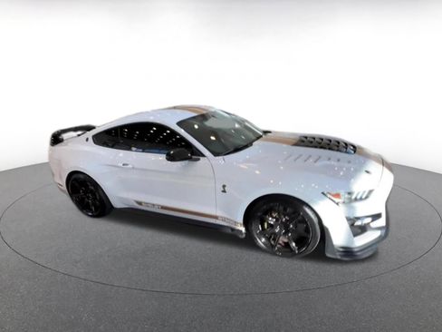 Used 2022 Ford Mustang Shelby GT500 w/ Technology Package RWD image 2