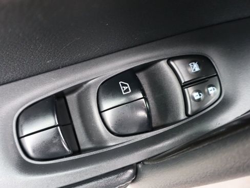 Used 2018 Nissan Rogue SL AWD/4WD image 27