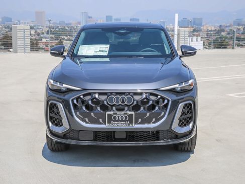 Used 2025 Audi Q5 Premium Plus w/ Premium Plus AWD/4WD image 2