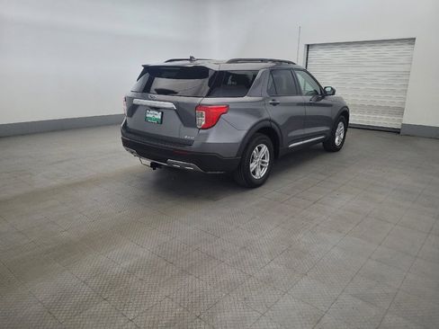 Used 2022 Ford Explorer XLT w/ Equipment Group 202A AWD/4WD image 9