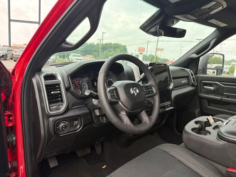 Used 2026 RAM 2500 Big Horn AWD/4WD image 4