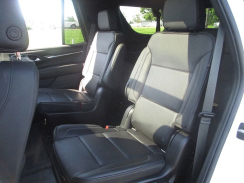 Used 2021 GMC Yukon Denali w/ Denali Premium Package AWD/4WD image 25