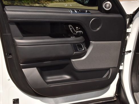 Used 2019 Land Rover Range Rover Supercharged image 34