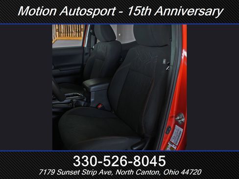 Used 2017 Toyota Tacoma TRD Off-Road w/ Premium & Technology Package image 30