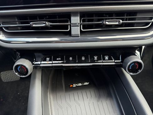 New 2026 Chevrolet Equinox EV RS image 18