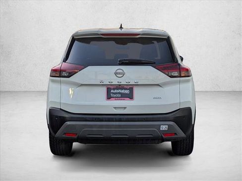 Used 2023 Nissan Rogue S image 7