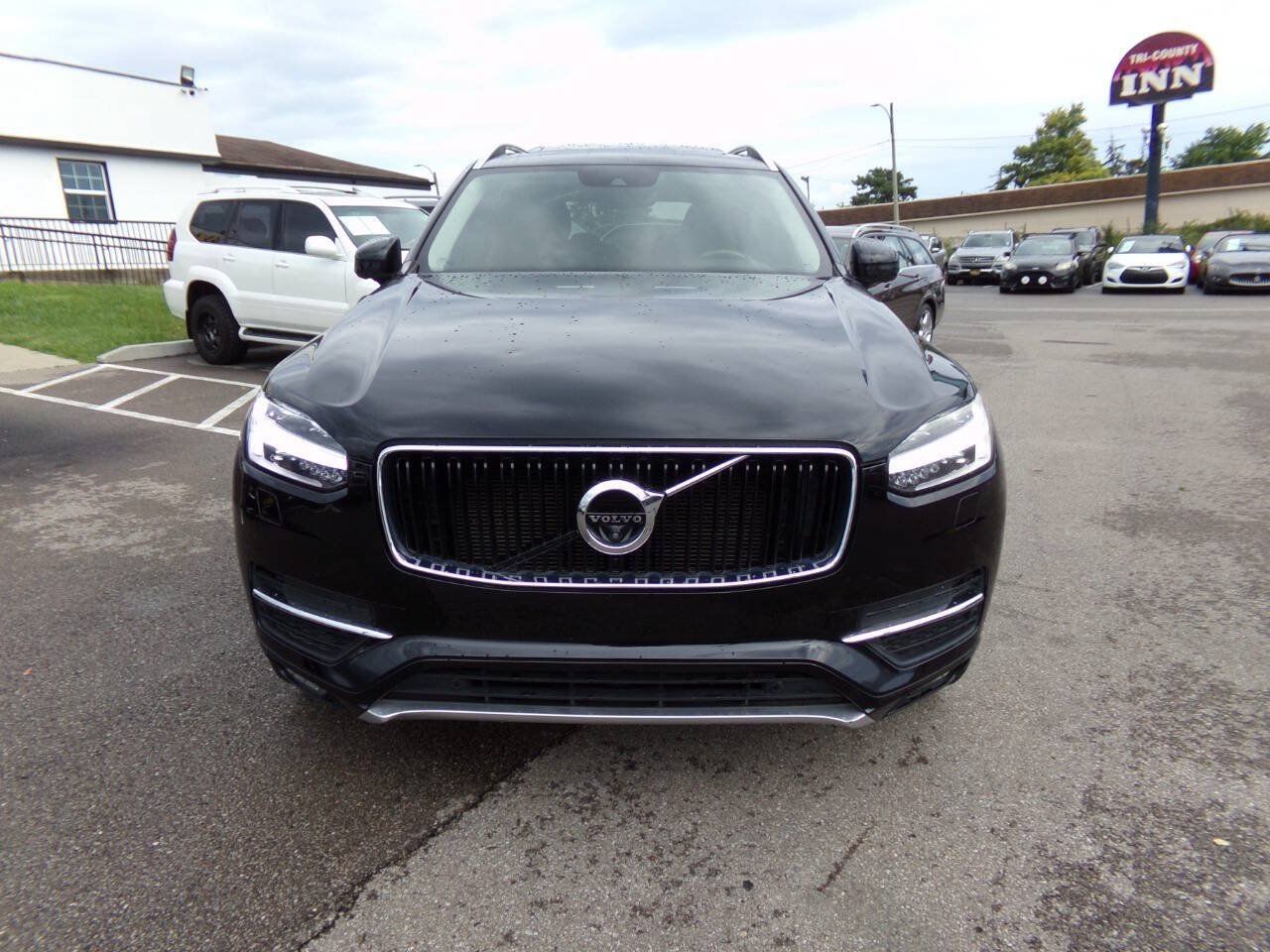 Used 2016 Volvo XC90 T6 Momentum w/ Momentum Plus Package AWD/4WD image 3