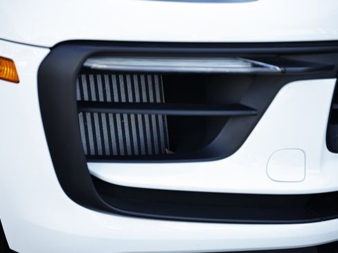 Used 2023 Porsche Macan S image 17