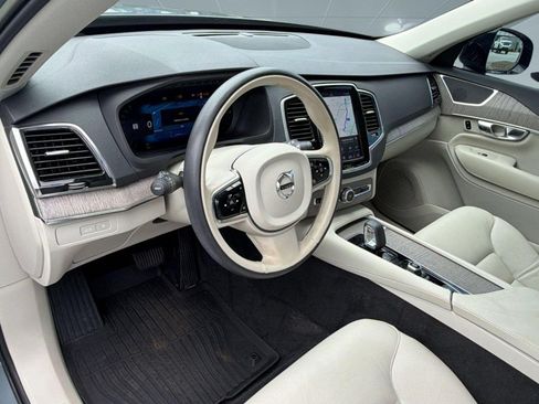 Certified 2023 Volvo XC90 T8 Plus w/ Protection Package AWD/4WD image 4