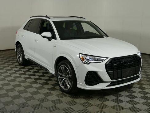 Used 2023 Audi Q3 2.0T Premium Plus w/ Premium Plus Package AWD/4WD image 1