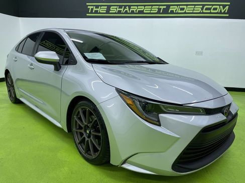 Used 2024 Toyota Corolla LE image 2