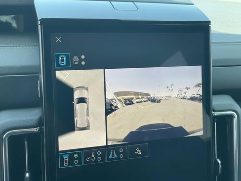 Used 2025 GMC Yukon Denali AWD/4WD image 14