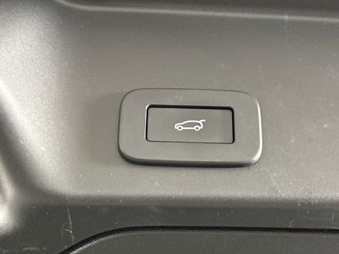 Used 2023 Land Rover Range Rover Evoque R-Dynamic SE AWD/4WD image 19