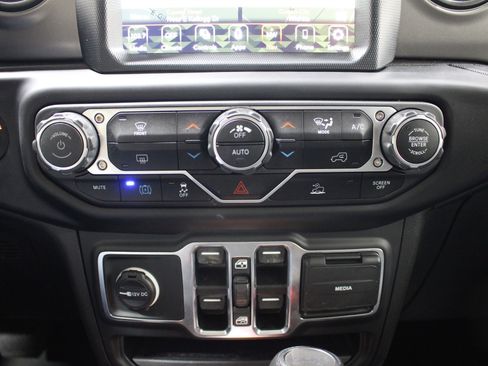 Used 2023 Jeep Wrangler Unlimited w/ 8.4" Radio Group AWD/4WD image 18